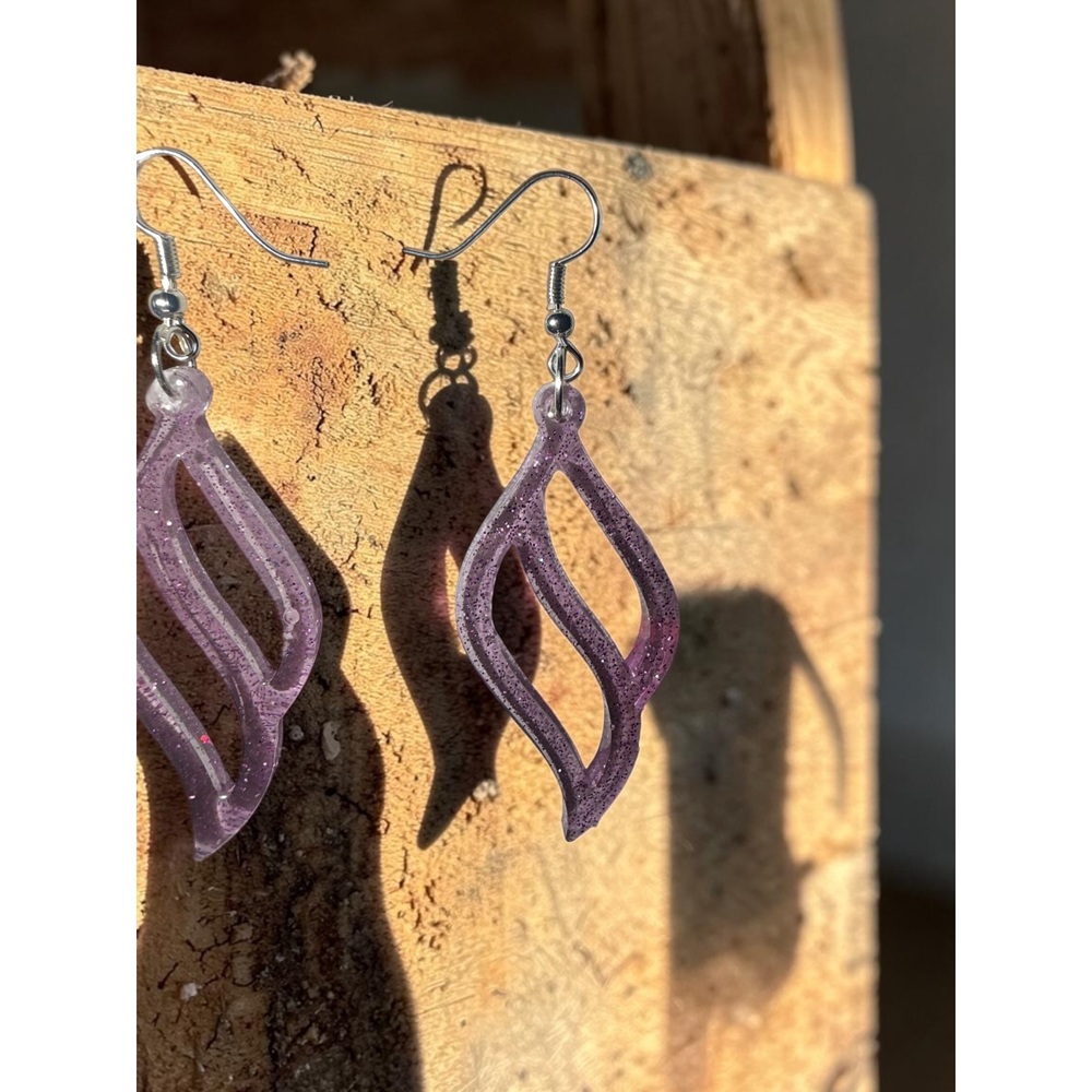 Handmade Lavender Leaf Resin Earrings - Picture 7 of 8